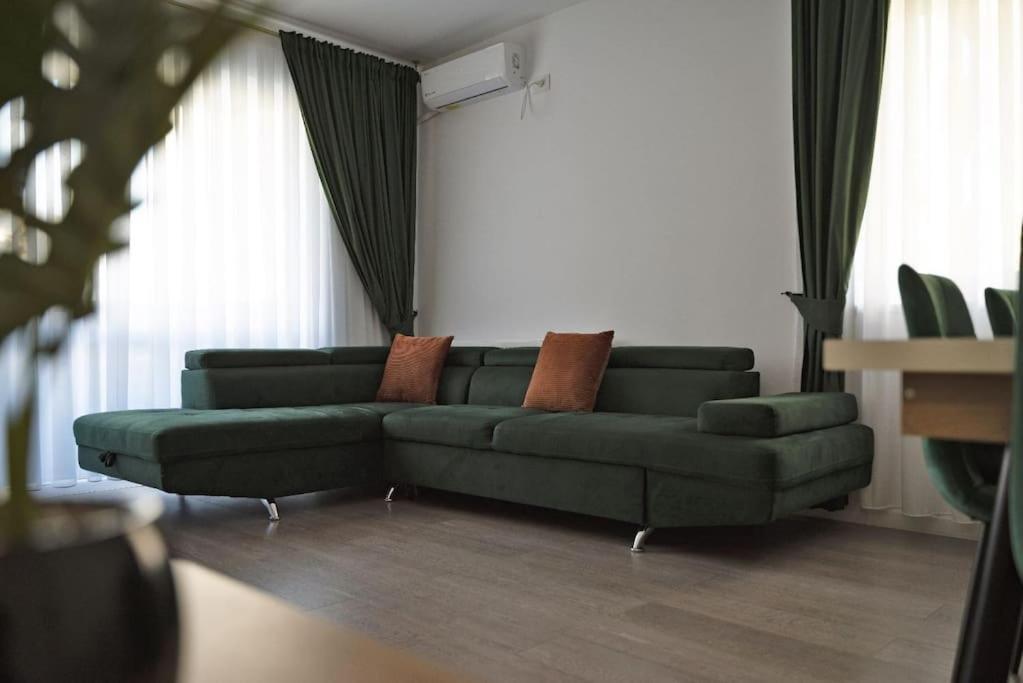Eliza'S Apartment By Oasis Homes Oradea Exterior photo