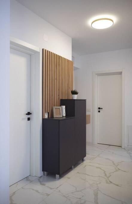 Eliza'S Apartment By Oasis Homes Oradea Exterior photo