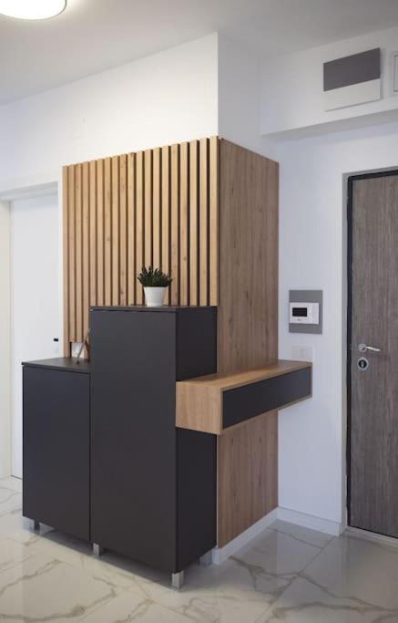 Eliza'S Apartment By Oasis Homes Oradea Exterior photo