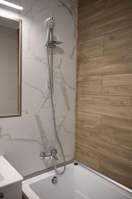 Eliza'S Apartment By Oasis Homes Oradea Exterior photo